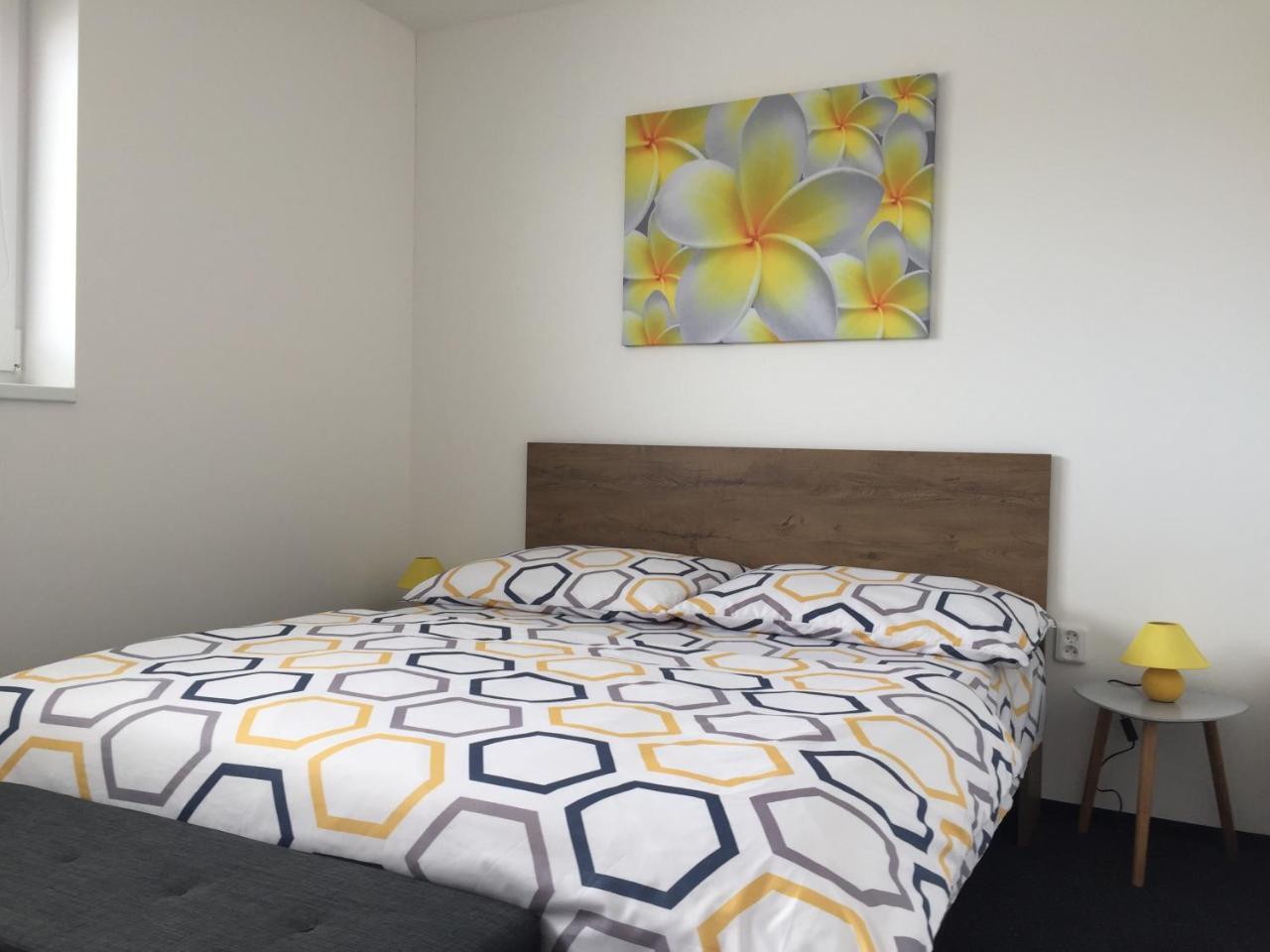 Apartmany Miromar Podivin Exterior photo